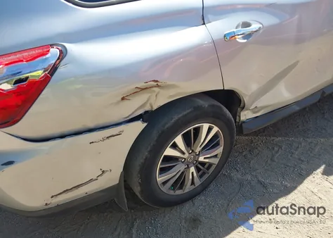 2017 Nissan Pathfinder S from USA, damaged, VIN 5N1DR2MMXHC629013